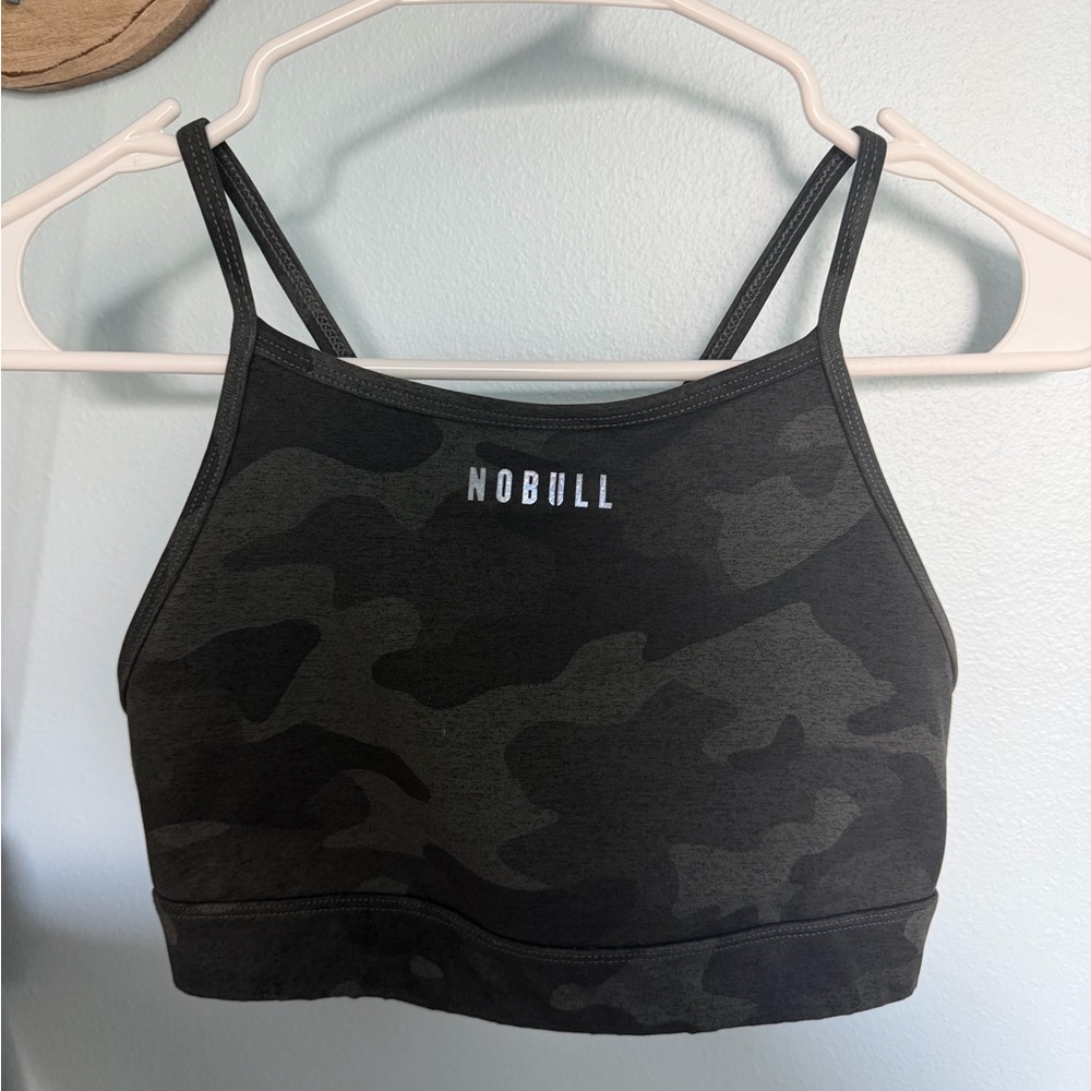 NOBULL Women's Camo Sports Bra - Black and Gray